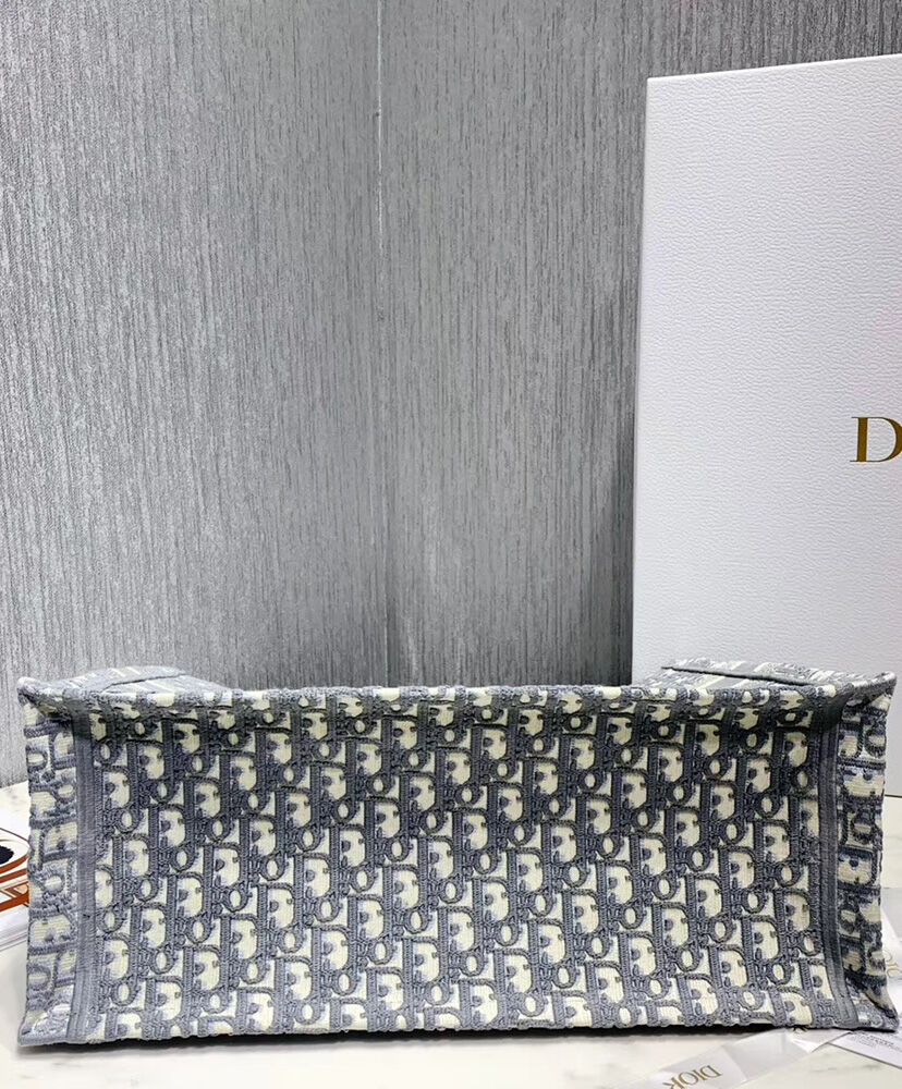 Christian Dior Book Tote With Dior Oblique Embroidery Gray